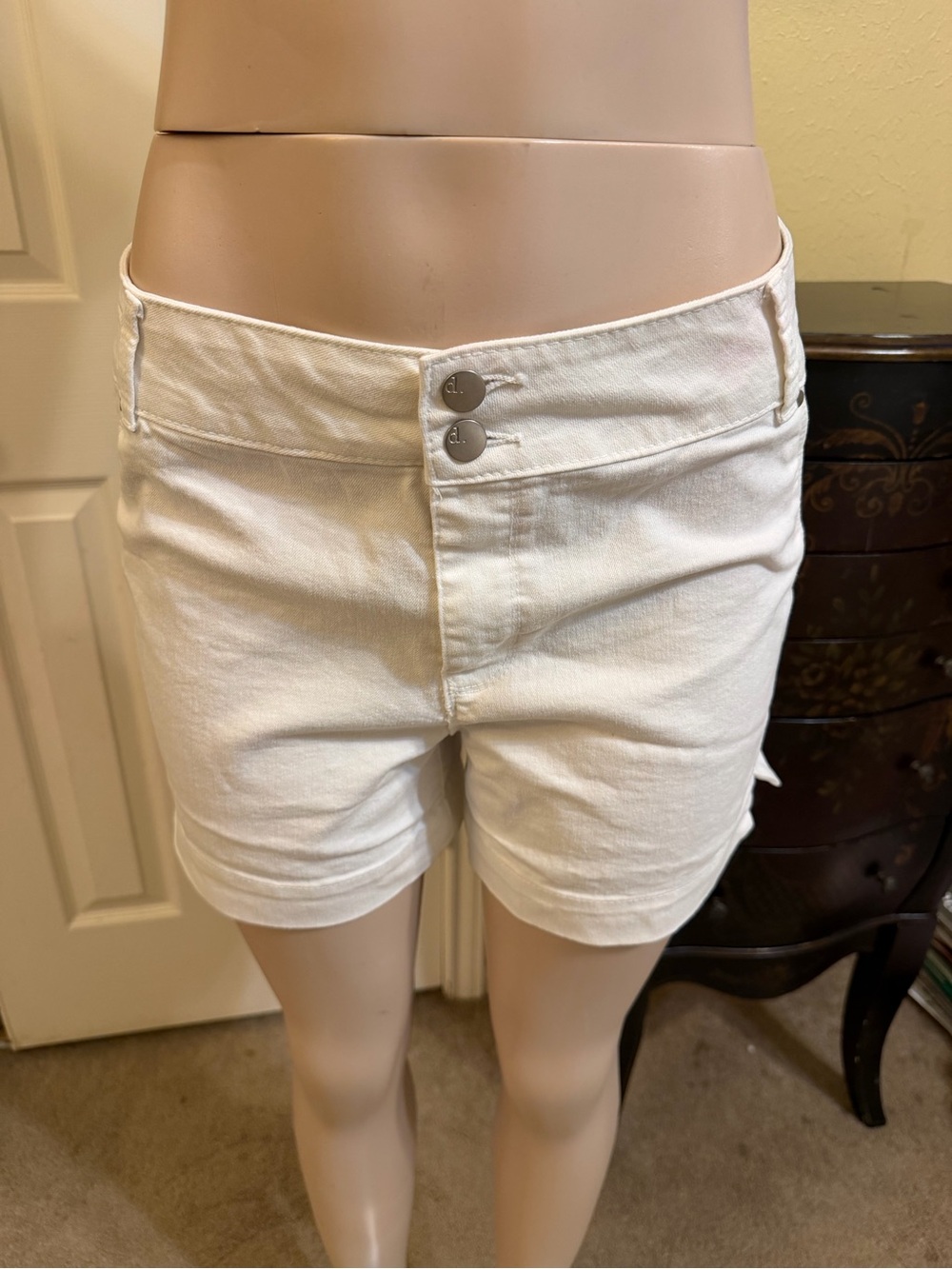 d. jeans White Double-Button Stretch Denim Shorts